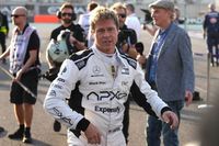 Brad Pitt pilota carro de F1 da McLaren em Austin