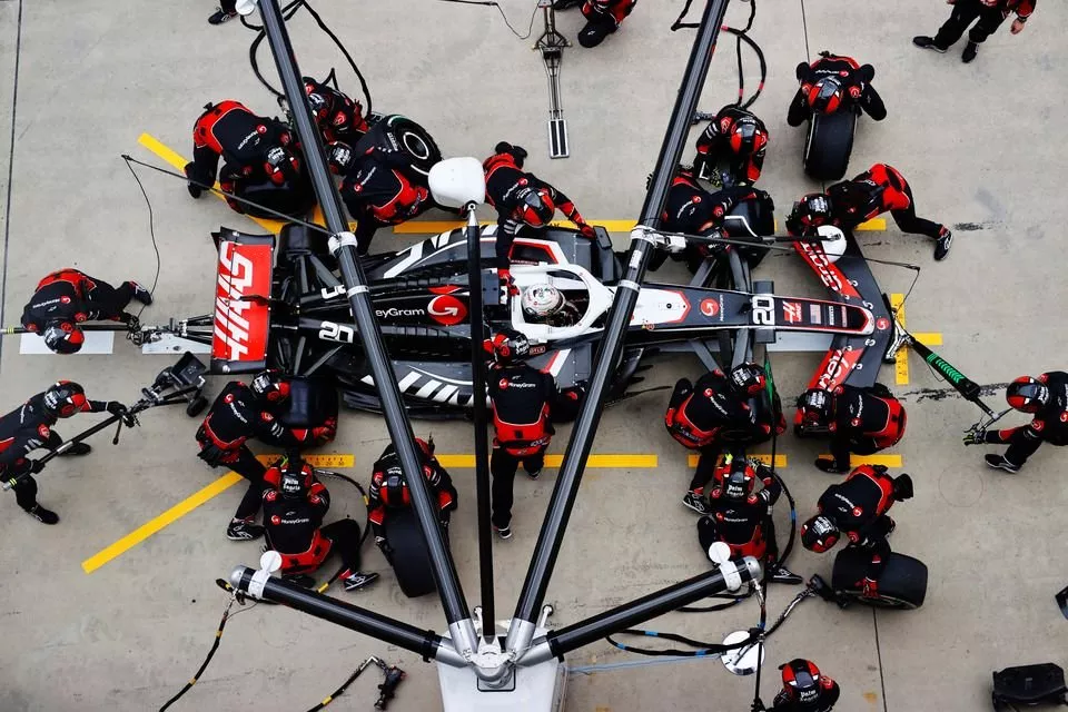 Kevin Magnussen, Haas VF-24, makes a pit stop