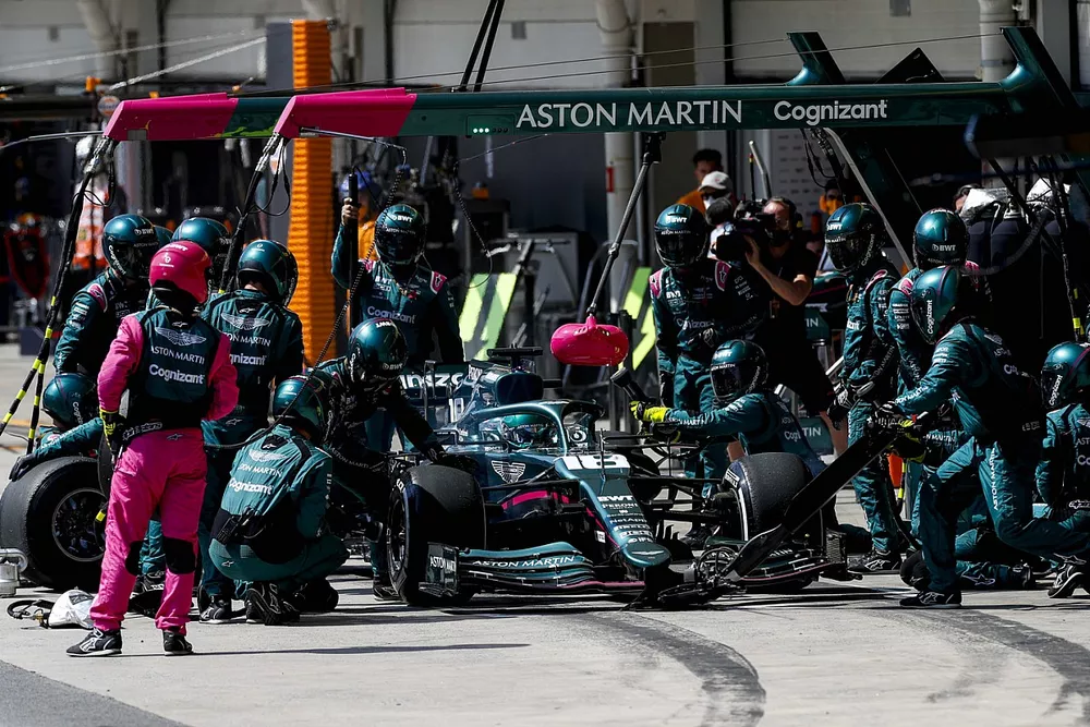Lance Stroll, Aston Martin AMR21, in the pits