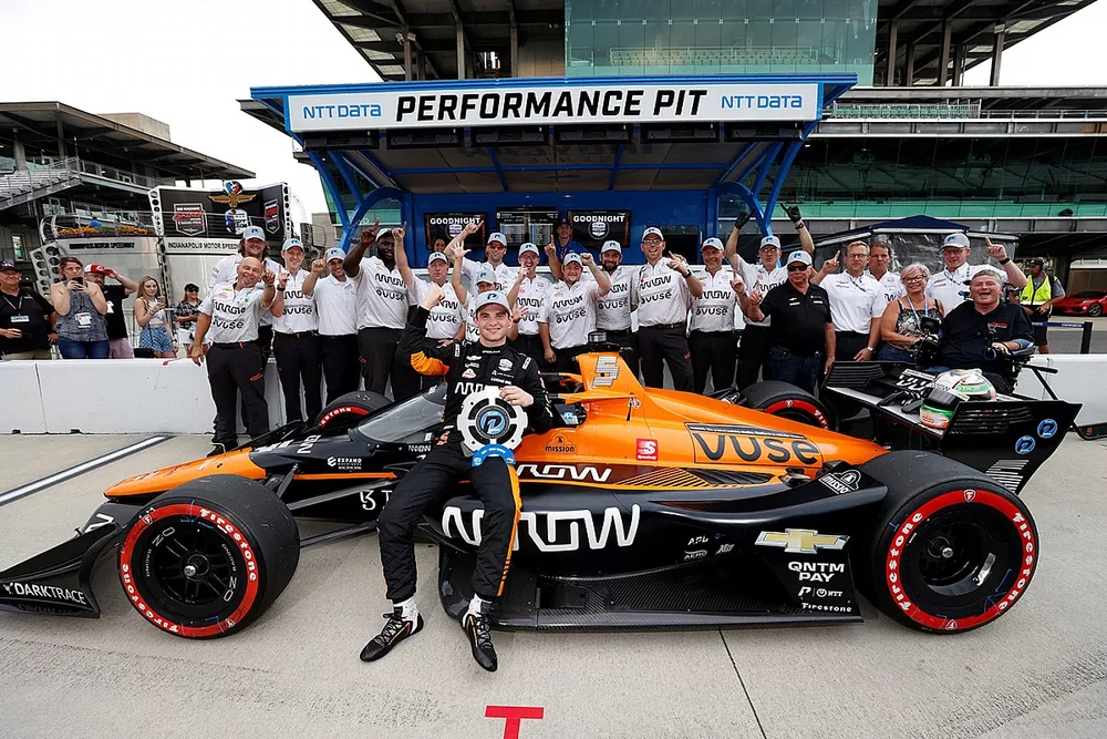 Pole sitter Patricio O'Ward, Arrow McLaren SP Chevrolet