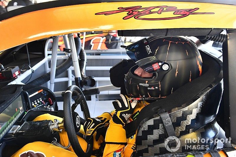  Kyle Busch, Joe Gibbs Racing, Toyota Camry M&M's Halloween