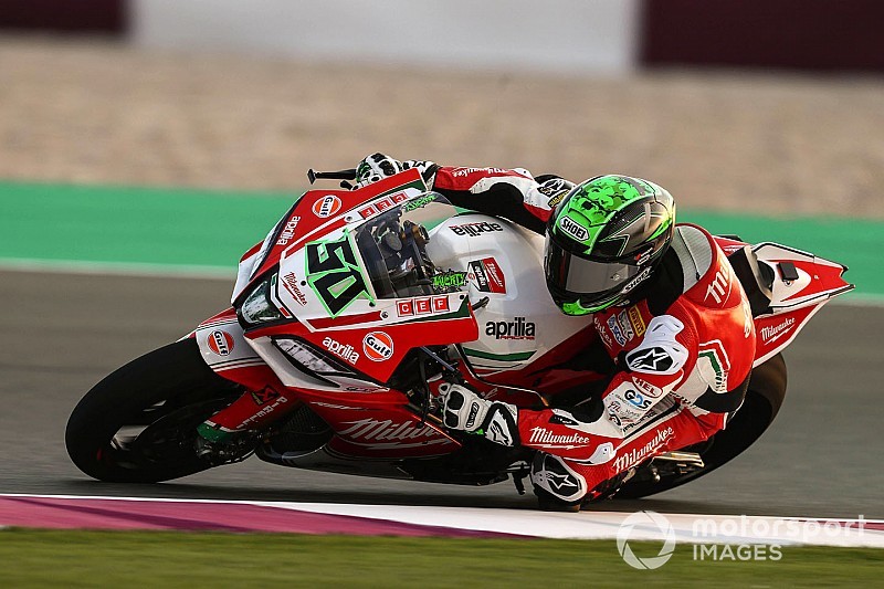 Eugene Laverty manda en el arranque del WorldSBK en Qatar