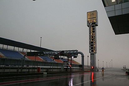 Troppa pioggia a Losail: posticipate le gare della Superbike e della Supersport