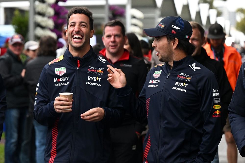 Max Verstappen, Red Bull Racing, Daniel Ricciardo, Sergio P&eacute;rez, Red Bull Racing,  y Jonathan Wheatley, Team Manager de Red Bull Racing