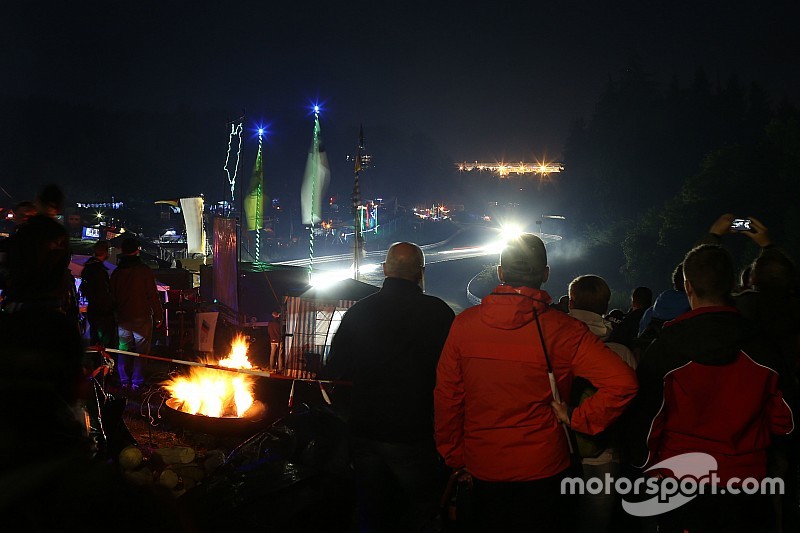 Die 24 schönsten Bilder vom 24-Stunden Rennen auf der Nürburgring-Nordschleife
