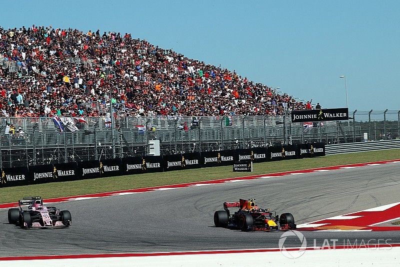 Max Verstappen, Red Bull Racing RB13 y Esteban Ocon, Sahara Force India VJM10