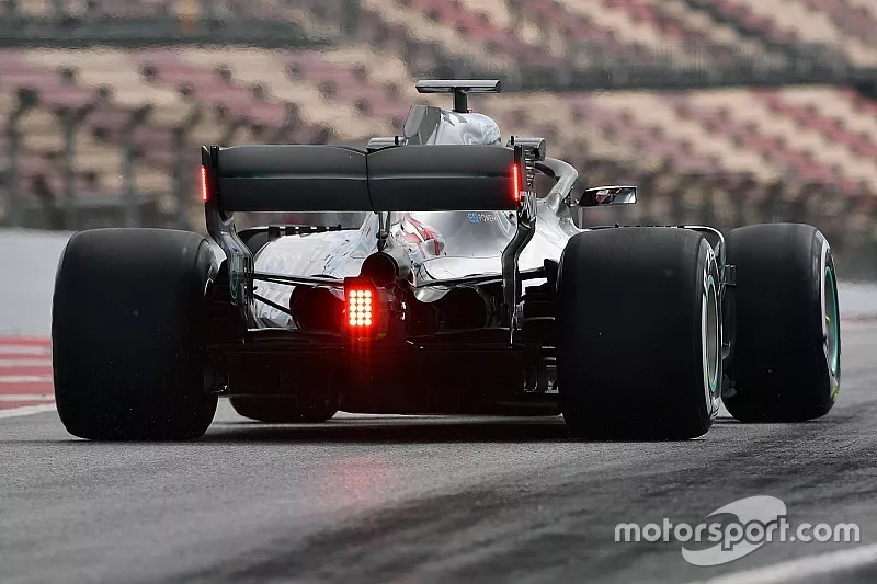 Lewis Hamilton, Mercedes-AMG F1 W09 with rear wing lights
