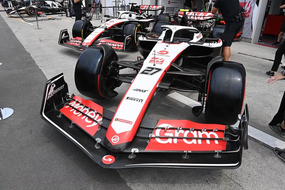 Haas VF-23 detalle del aler&oacute;n delantero