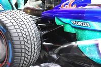 RB monta la suspensi&oacute;n trasera del Red Bull RB20 en Las Vegas