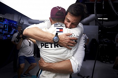 “Hamilton dit jaar beter dan ooit”, concludeert Wolff