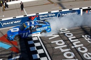 NASCAR CUP: Denny Hamlin triunfa em Gateway 300