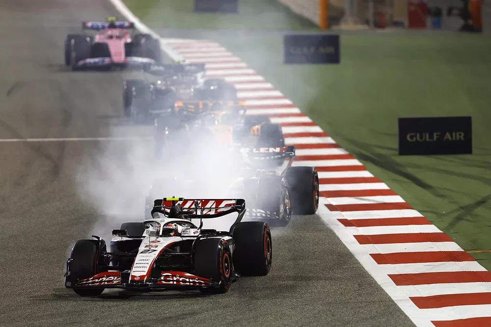 Nico Hulkenberg, Haas VF-23, Yuki Tsunoda, AlphaTauri AT04, Oscar Piastri, McLaren MCL60