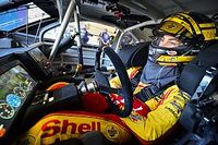 Joey Logano lider&oacute; la pr&aacute;ctica final en Chicagoland