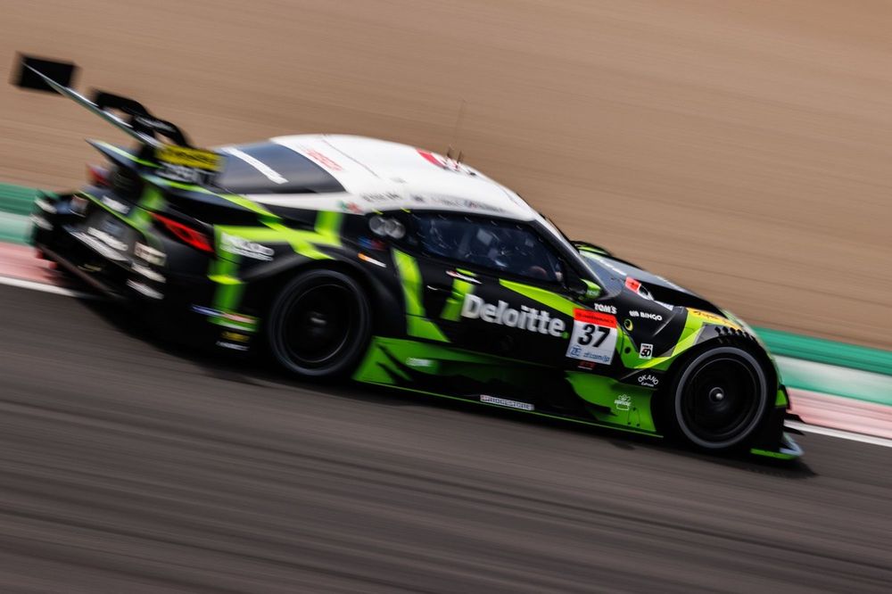 GT500は37号車Deloitte TOM'S、GT300は777号車D'stationがポール獲得