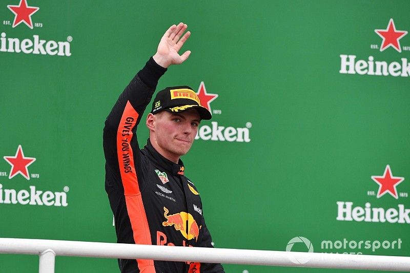 Podio: Max Verstappen, Red Bull Racing celebra