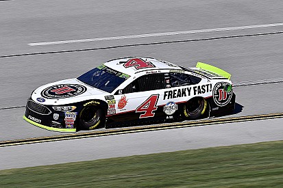 Harvick holds off SHR teammates for Stage 2 win at Talladega
