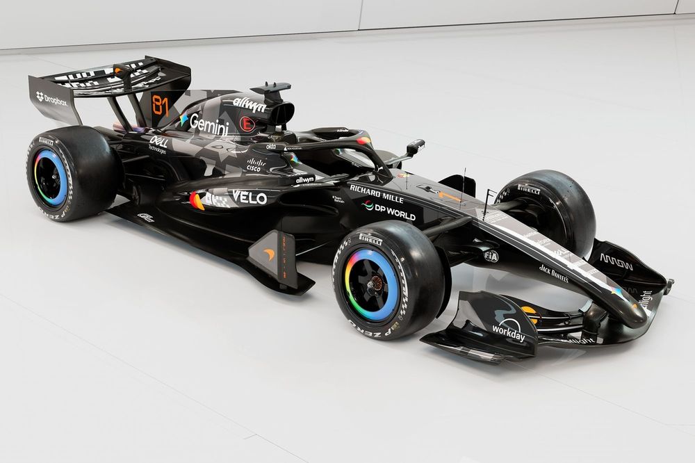 El McLaren MCL40 para el test de Barcelona con decoraci&oacute;n especial