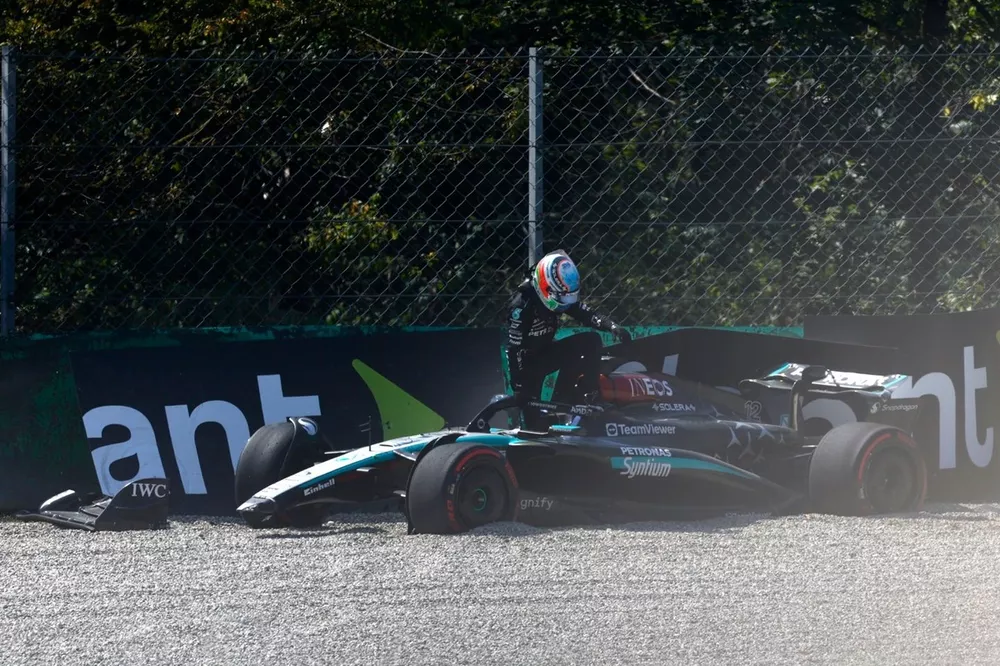 F1公式セッションデビューでの大クラッシュを乗り越えろ！ メルセデス