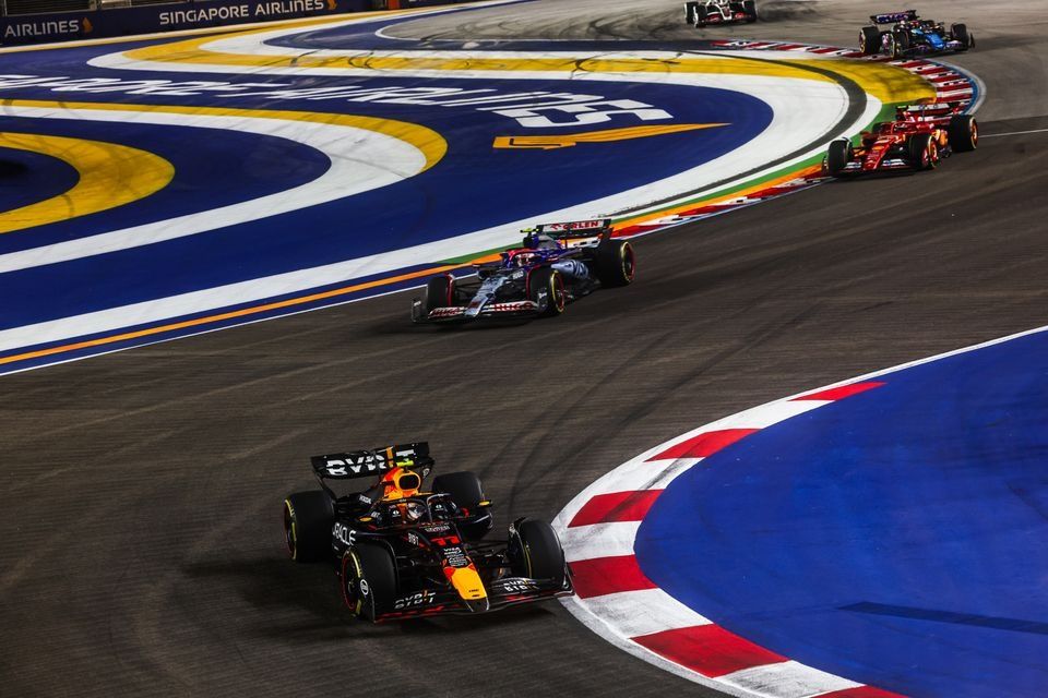 Sergio Perez, Red Bull Racing RB20, Yuki Tsunoda, RB F1 Team VCARB 01, Carlos Sainz, Ferrari SF-24