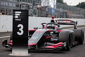 スパーク TGM Grand Prix SF23 大湯都史樹 直筆サイン入り。 スーパーフォーミュラ2022 中嶋レーシング 大湯都史樹 直筆