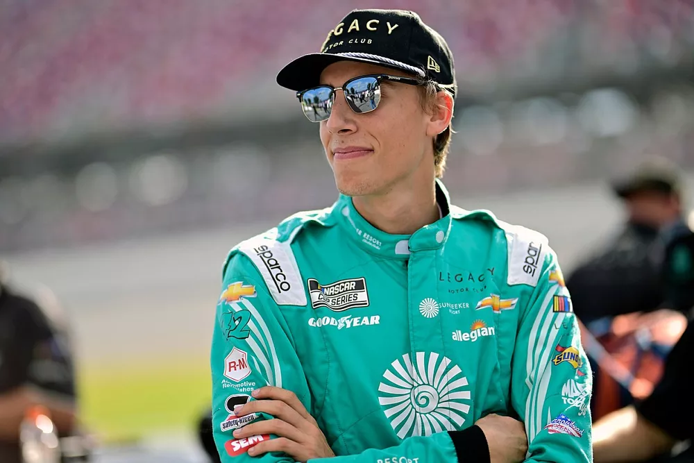 Carson Hocevar, LEGACY MOTOR CLUB, Sunseeker Resorts Chevrolet Camaro