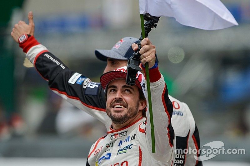 Ganadores #8 Toyota Gazoo Racing Toyota TS050: S&eacute;bastien Buemi, Kazuki Nakajima, Fernando Alonso