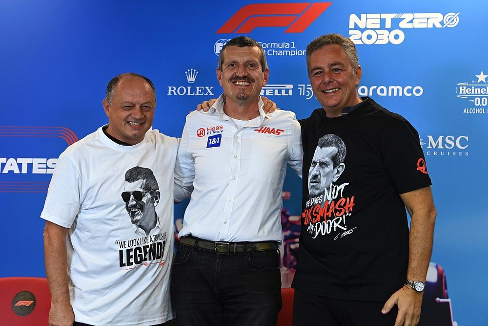 Frederic Vasseur, director del equipo Alfa Romeo Racing, Guenther Steiner, director del equipo Haas F1, Mario Isola, director de carreras de Pirelli Motorsport, en la conferencia de prensa de los directores de equipo