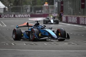 Crawford wygrywa po emocjonalnej końcówce w Baku