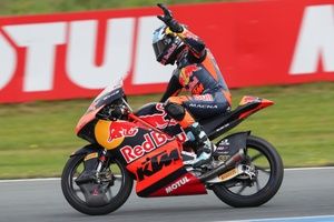 Valent&iacute;n Perrone logra en Assen su primer podio en Moto3