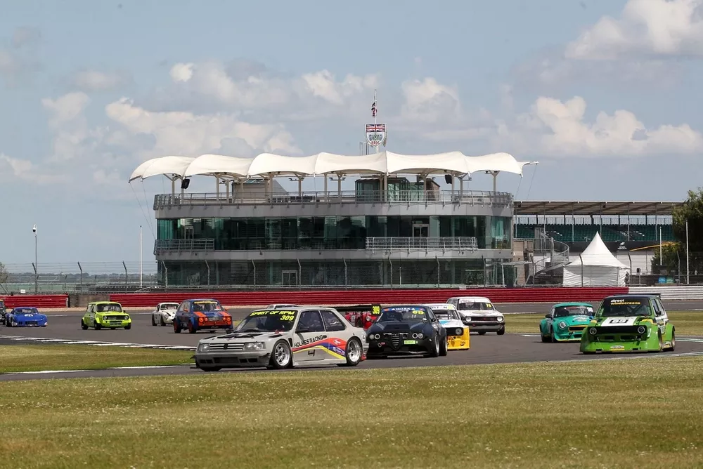 SPECIAL SALOONS start crop