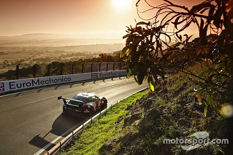 #912 EBM Porsche 911 GT3-R: Dirk Werner, Dennis Olsen, Matt Campbell