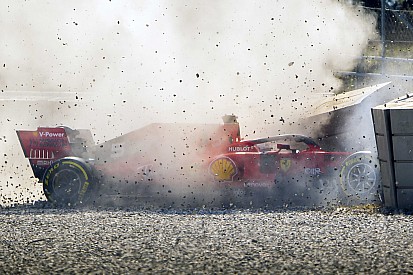 Vettel dopo il crash: "Mi sono sentito passeggero, dopo un problema all'anteriore sinistro"