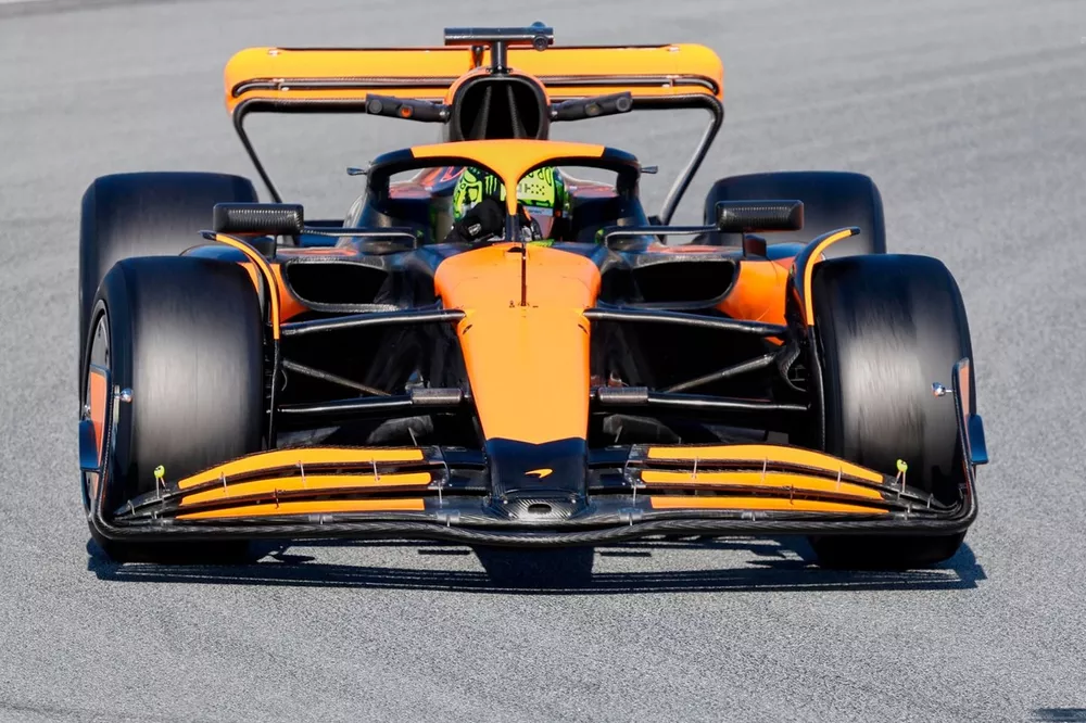 Lando Norris, McLaren durante o teste da Pirelli