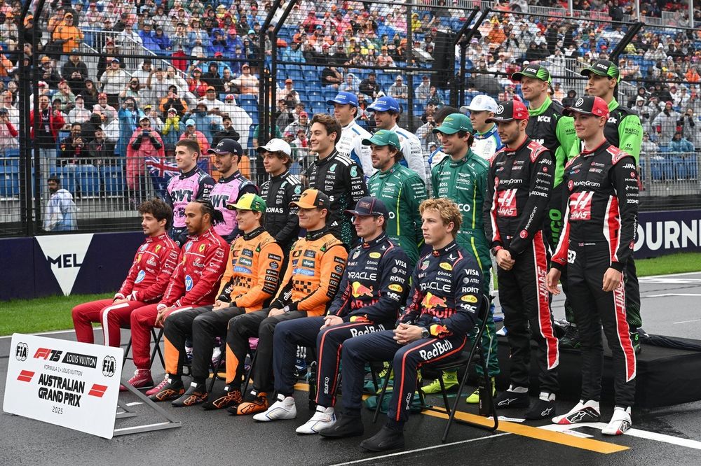 Foto de grupo de los pilotos de la F1 2025