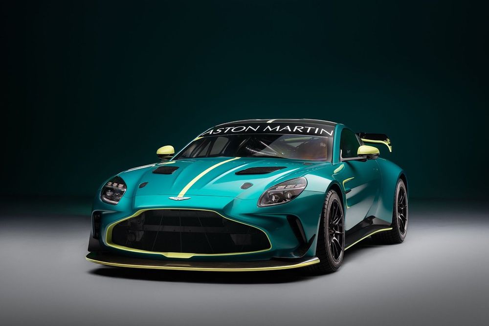 Aston Martin Vantage GT4