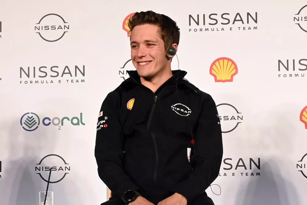 Sacha Fenestraz, Nissan