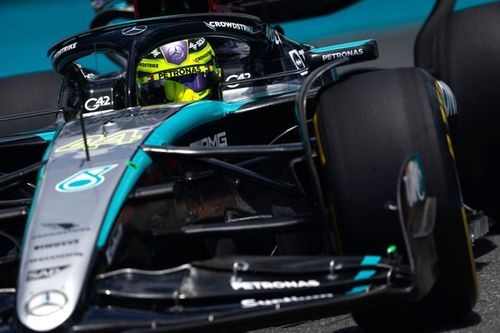 Hamilton critica duro a Pirelli: "Este es mi neumático menos favorito"