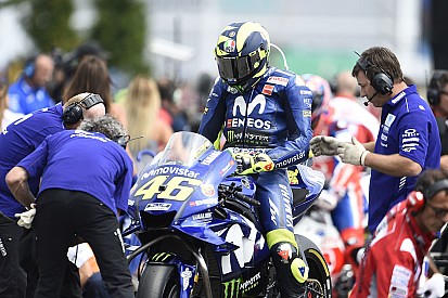 Rossi revela una rutina "romántica" con su moto antes de las carreras