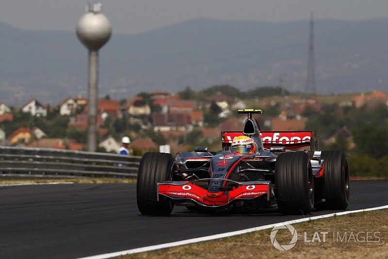 Lewis Hamilton, McLaren MP4-22