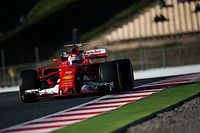 Hamilton elege Ferrari como favorita para 2017