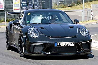 Новий Porsche 911 GT3 згорів вщент на Нюрбургринзі