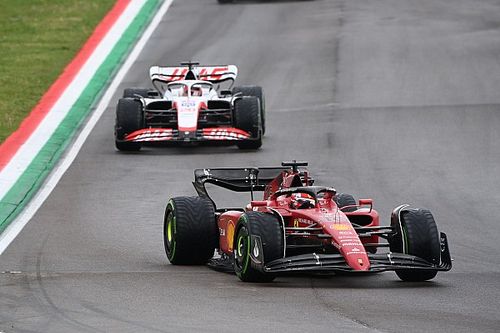 Haas se defiende: niega ser un "Ferrari blanco" y señala a otros equipos