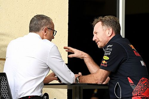 Заметили конфуз с Доменикали на презентации Red Bull? Рассказываем, в чем дело