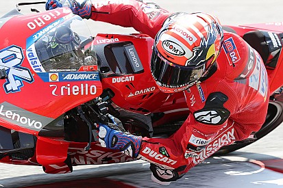 Test MotoGP Losail, Giorno 1: alle 20 è doppietta Ducati, cadono Marquez e Iannone