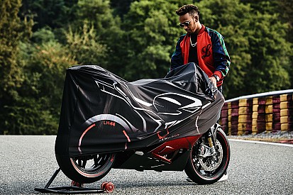 GALERÍA: la Agusta de Lewis Hamilton