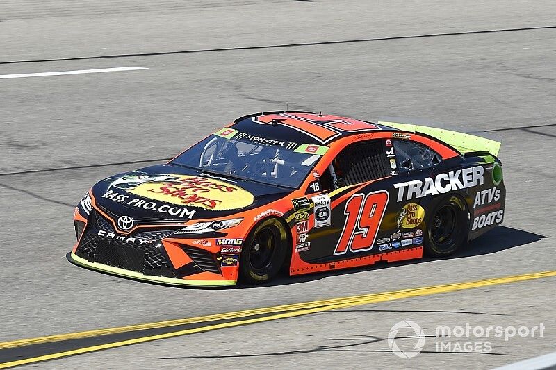  Martin Truex Jr., Joe Gibbs Racing, Toyota Camry Bass Pro Shops