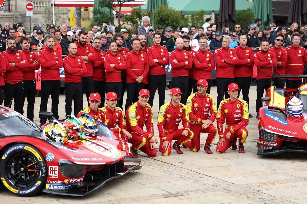 #50 Ferrari AF Corse Ferrari 499P: Antonio Fuoco, Nicklas Nielsen, Miguel Molina, #51 Ferrari AF Corse Ferrari 499P: Alessandro Pier Guidi, James Calado, Antonio Giovinazzi