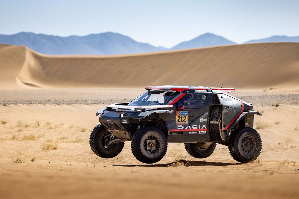 #212 The Dacia Sandriders Dacia: Cristina Gutierrez, Pablo Moreno