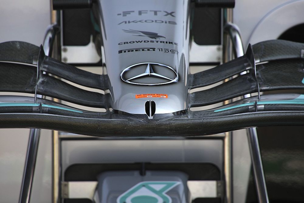 Mercedes W13 front wing