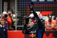 Verstappen arrasa en China, con podio de P&eacute;rez y Alonso a pie cambiado